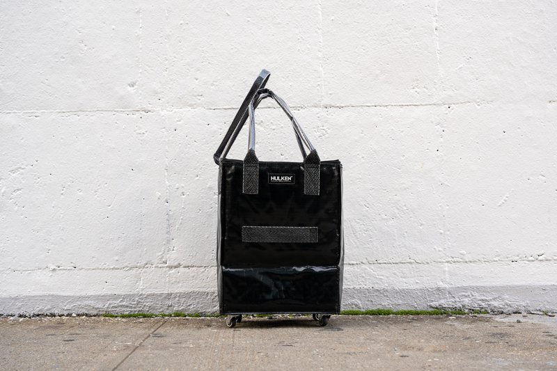 Hulkenbag medio negro con cubierta construida