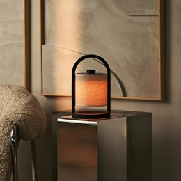 River Dunkelbraune wiederaufladbare Holzlampe