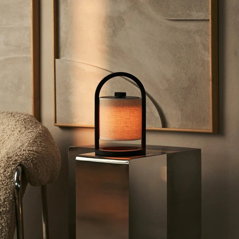 River Dunkelbraune wiederaufladbare Holzlampe