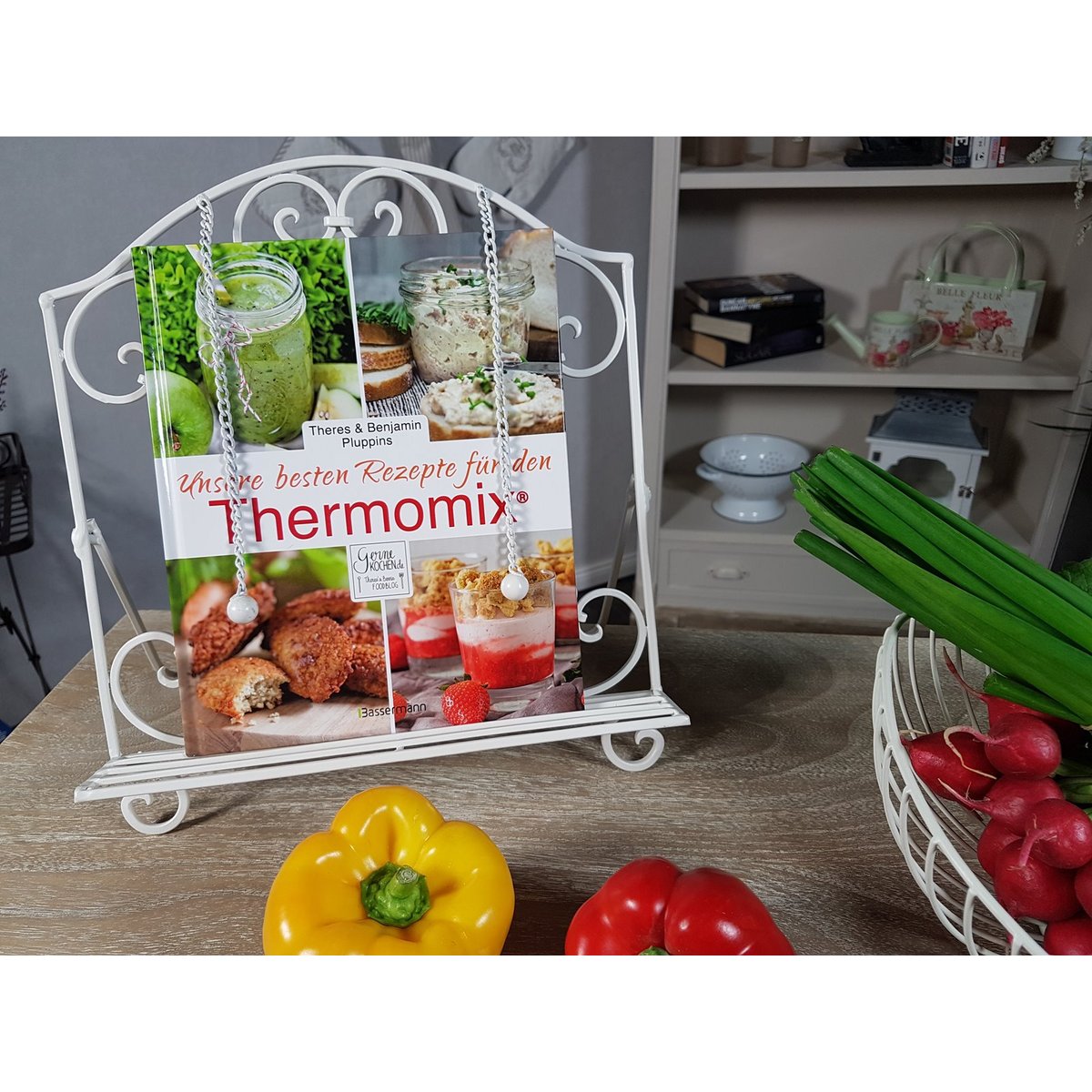 Cookbook stand - white