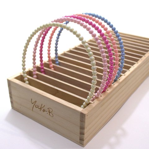PEARL RANGE - Verkocht in 5 kleuren: ivoor, zachtroze, fuschia, koraal en blauw - Eenheidsprijs € 7,95 - Eenheidsaankoopprijs: € 3,61