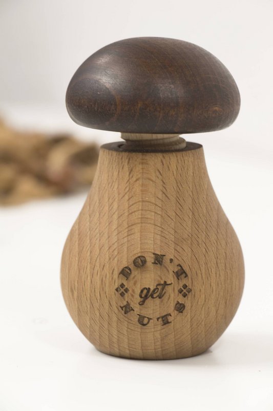 Schiaccianoci, strumento per schiaccianoci in legno