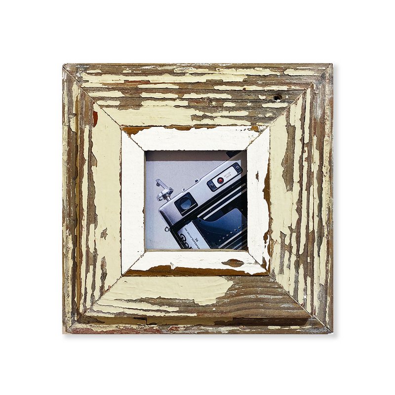 Fotografie - Samenstelling van 2 teruggewonnen houten lijsten
