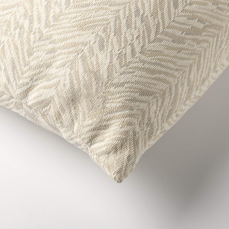Dutch Decor AUGUSTA - Outdoor cushion 30x50 cm - Marshmallow - White and beige
