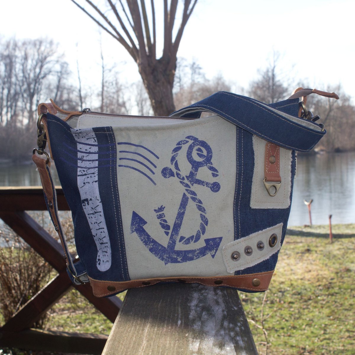 Sac bandoulière femme Sunsa. Sac bandoulière en jean et toile upcyclés. Sac à main style rétro vintage. Sac bandoulière pour femme.