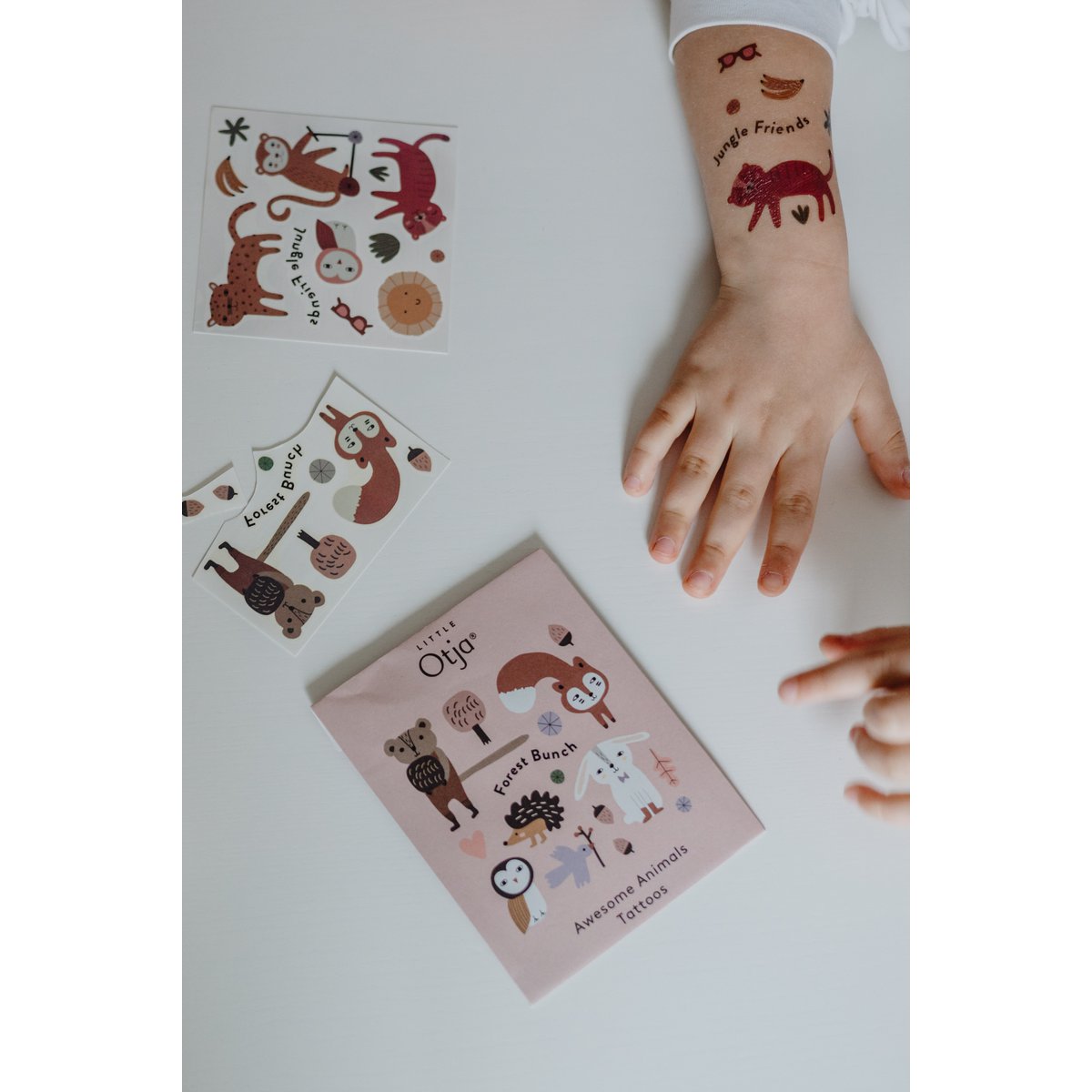 Tatouages d'amis de la jungle