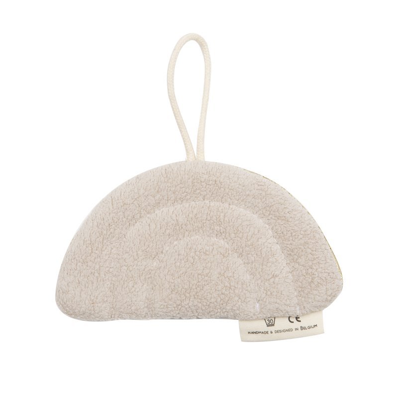 Crema de peluche arcoíris arrugada