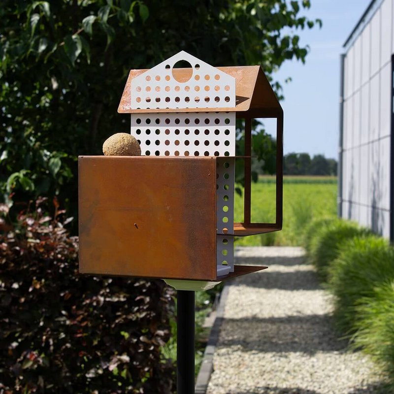 Tweet House - Bird Feed House on Pole - Cortenstaal