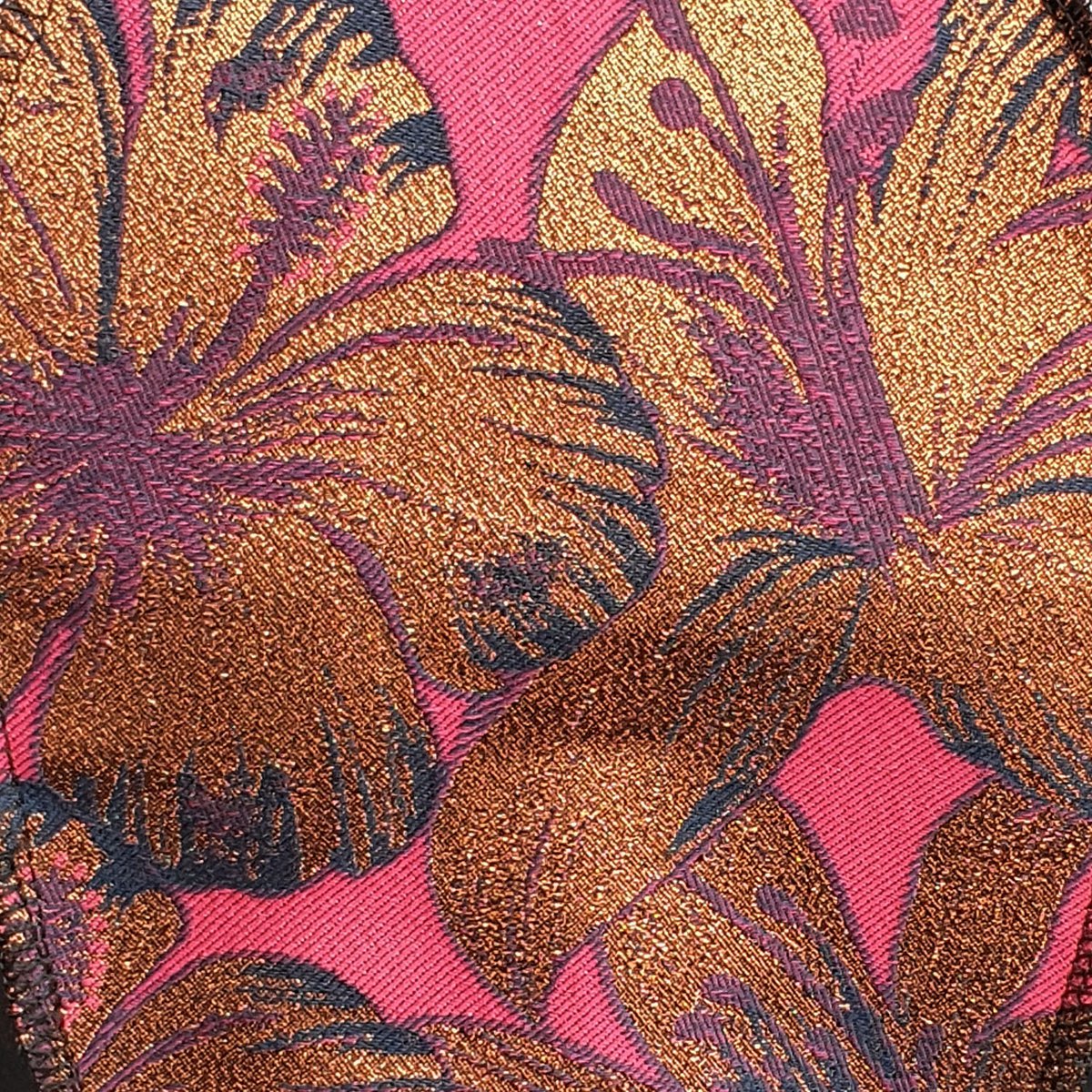 UTOPIA gold lily