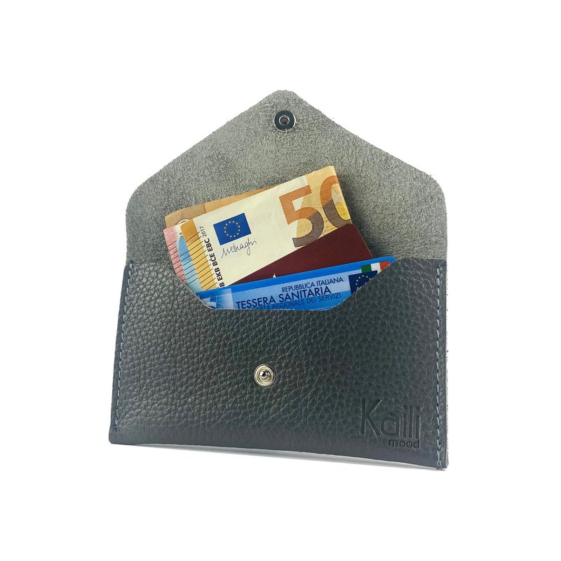 K0040FB | Saszetka z klapką Wyprodukowano we Włoszech z prawdziwej skóry licowej, groszkowany dolar - Kolor Szary - Wymiary: 13 x 8 x 0,5 cm - Opakowanie: sztywne dno/wieczko Pudełko upominkowe