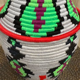Mini cesta tejida marroquí hecha a mano