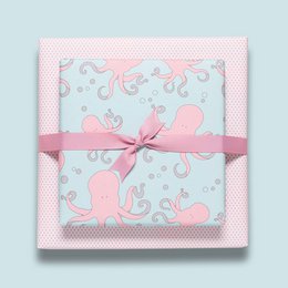 Papier d'emballage à la menthe et rose avec des poulpes, le papier d'emballage des enfants avec un motif de poulpe pour l'anniversaire des enfants, pour des cadeaux pour la naissance ou le baptême