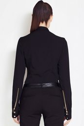 Elegant klassiek overhemd met gouden knopen en manchetritsen, zwart