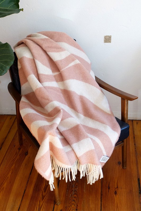 Wool blanket / cuddly blanket bold rosestone