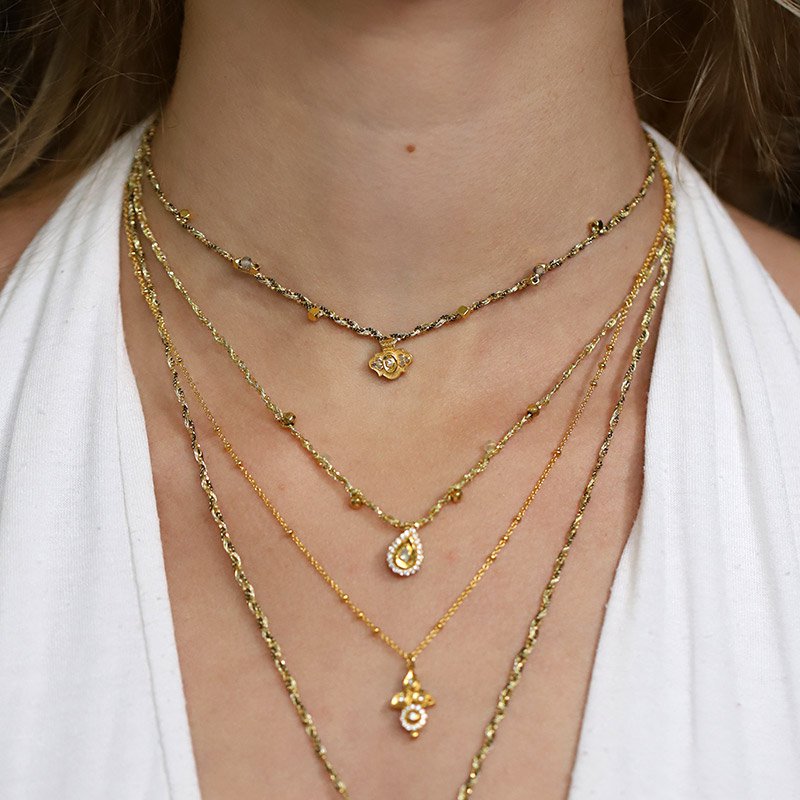 Collar trenzado tejido con colgante de diamantes Polki