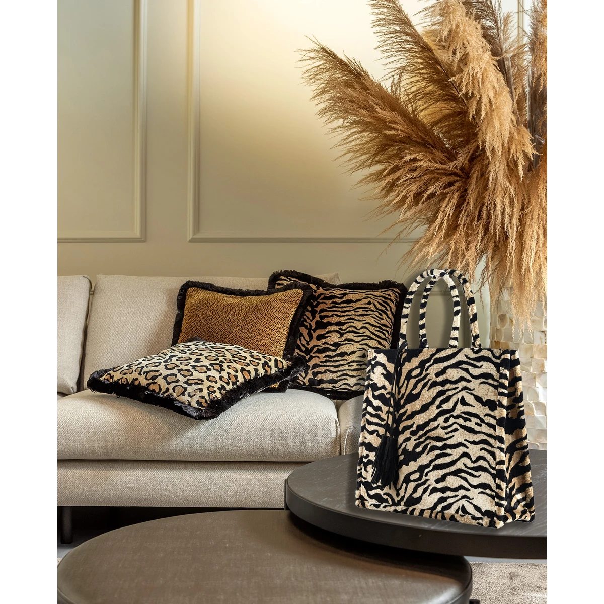 ELEONORA | Cushion | 45x45 cm Pumice Stone | Beige | Velvet | Animal print | Hoii |With luxury inner cushion
