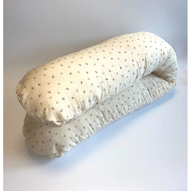 3 in 1 pillow / nursing pillow / side sleeper / positioning pillow