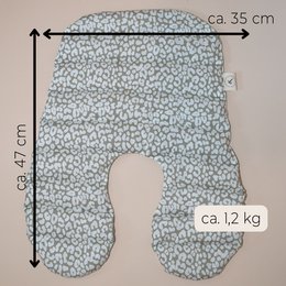 Naga poduszka wypełniona organicznymi pisowniami - leoprint
