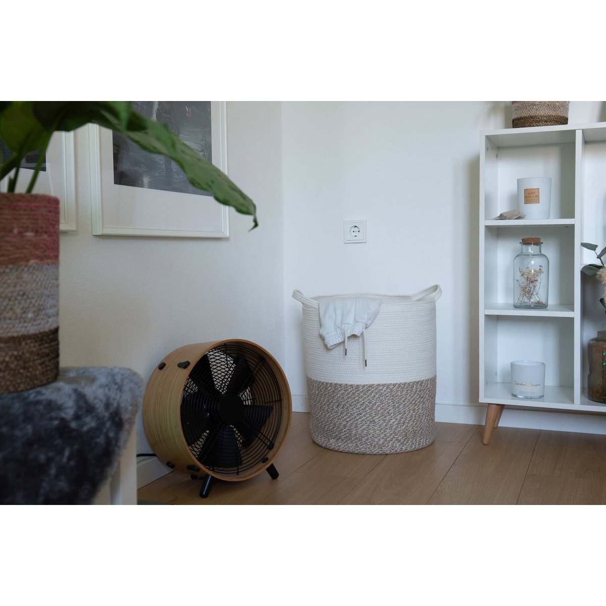 Stor vaskeri kurv lavet af jute og bomuld
