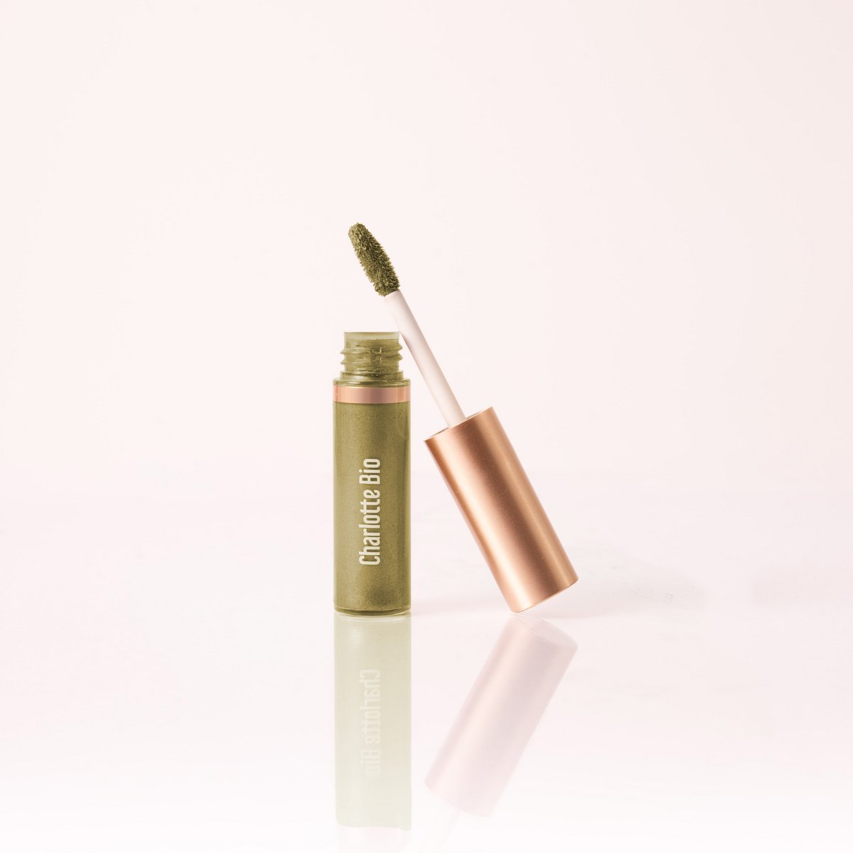 Organic liquid eyeshadows