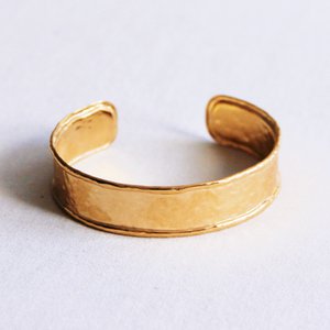 Bangle wide dented - gold