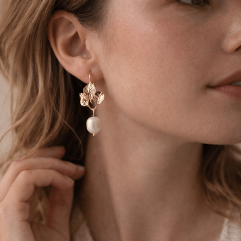 DAISY – Oorbellen met 18k vergulde rivierparels