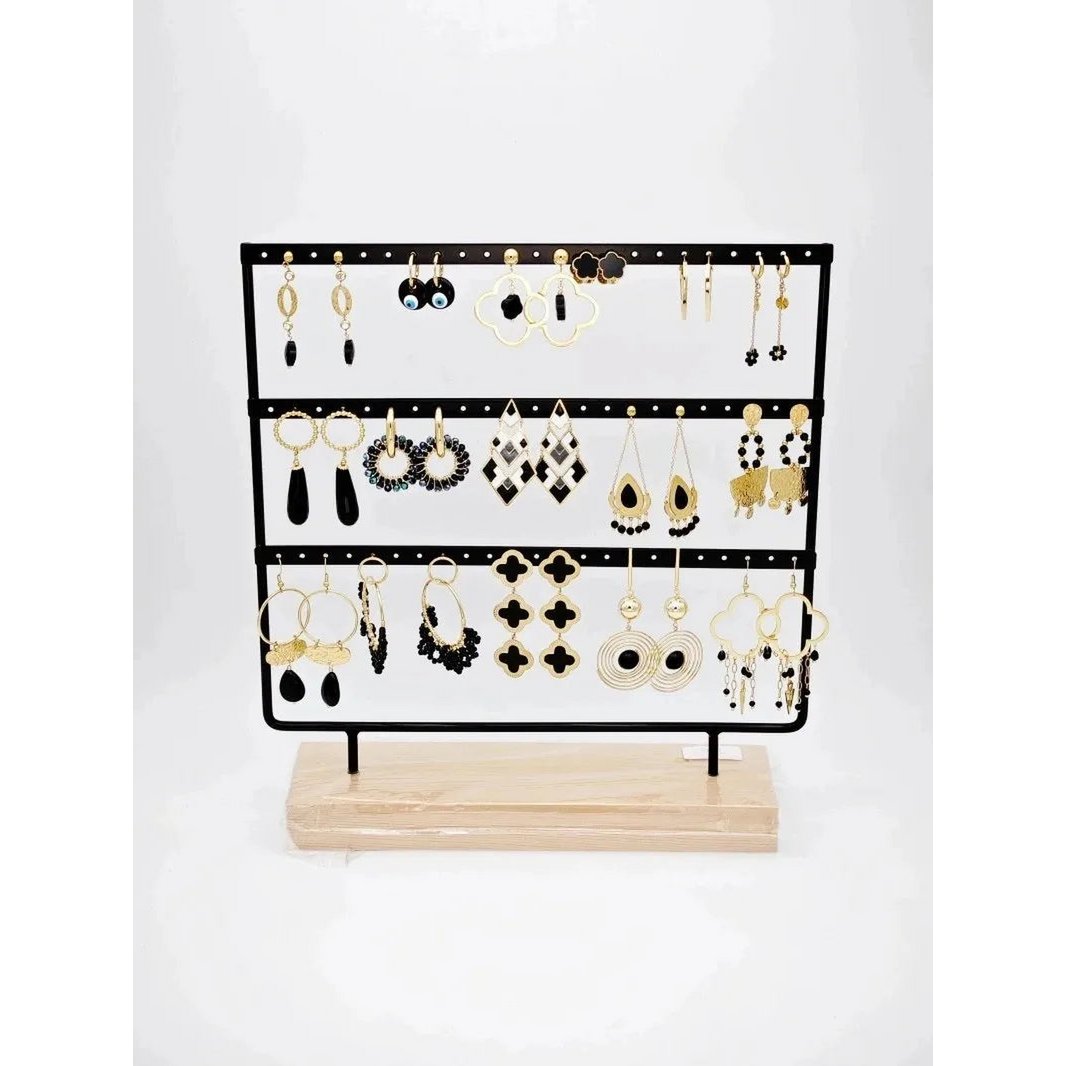 Veel sieraden met display