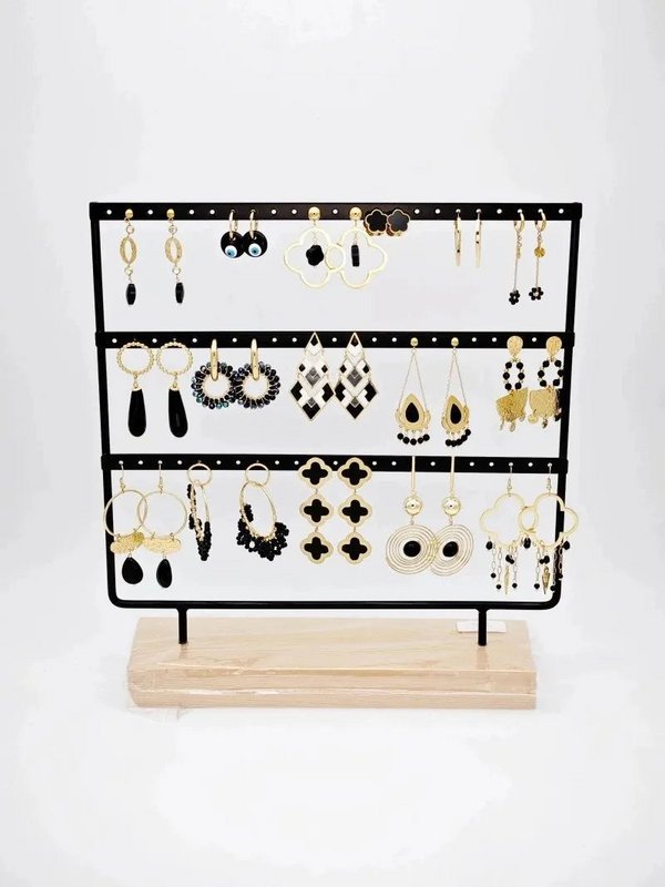 Veel sieraden met display