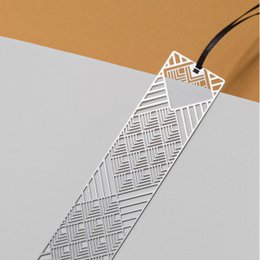 Display box full of 48 bookmarks / metal clips - graphic + free display