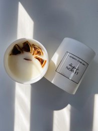 Lemon aromatherapy candle