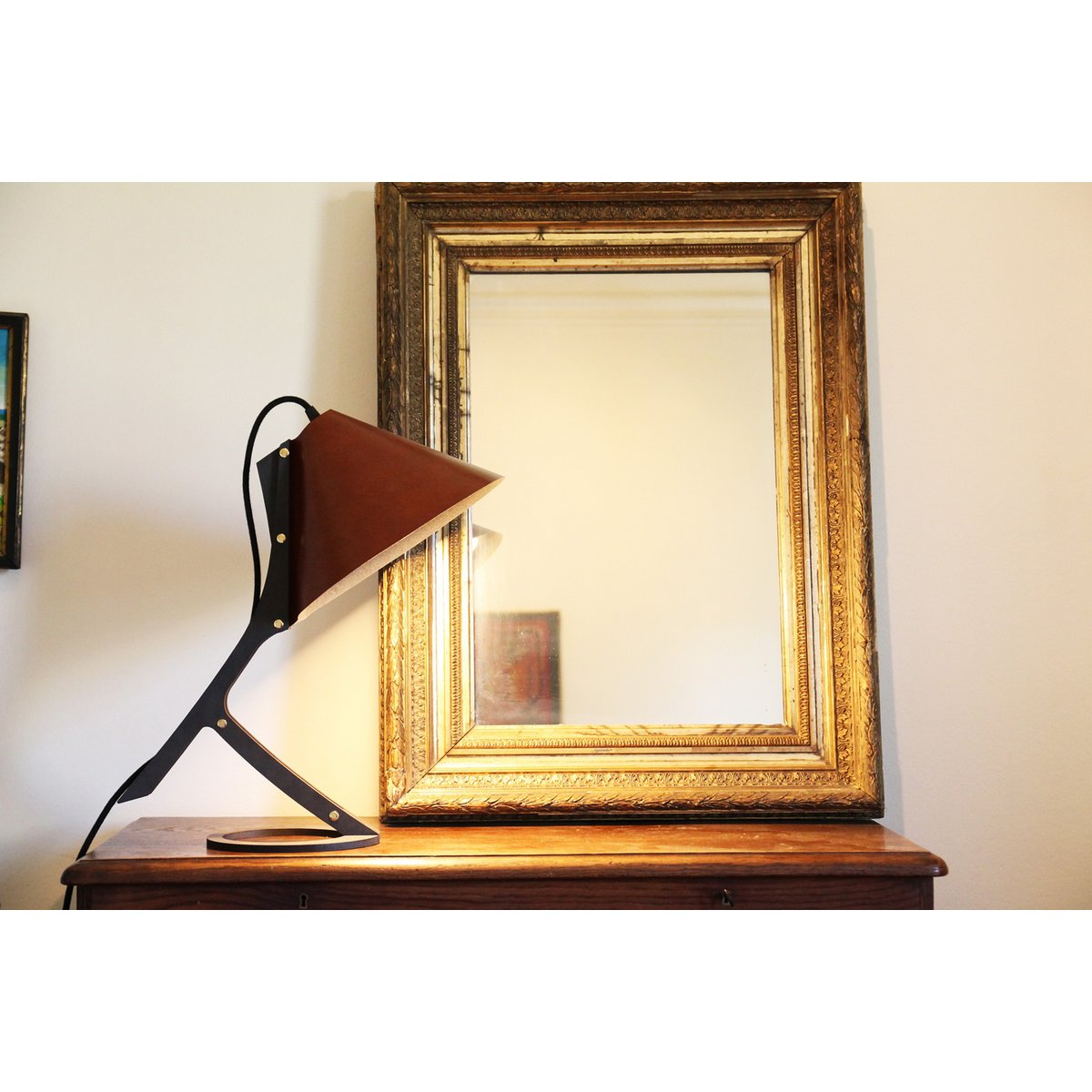 Lampe à poser SILENCE cuir revalorisé