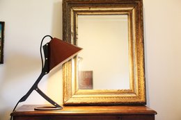 SILENCE Tischlampe aus Upcycling-Leder