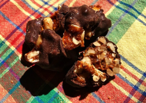 Halbschokoladen-Erdnuss-Nougat namens „Pistazien-Sik“