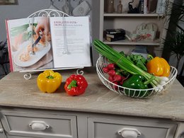 Cookbook stand - white