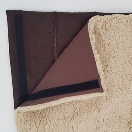 Reisematte Travel Mat Saddle graphit mit Kunstfelldecke Teddy plüsch beige