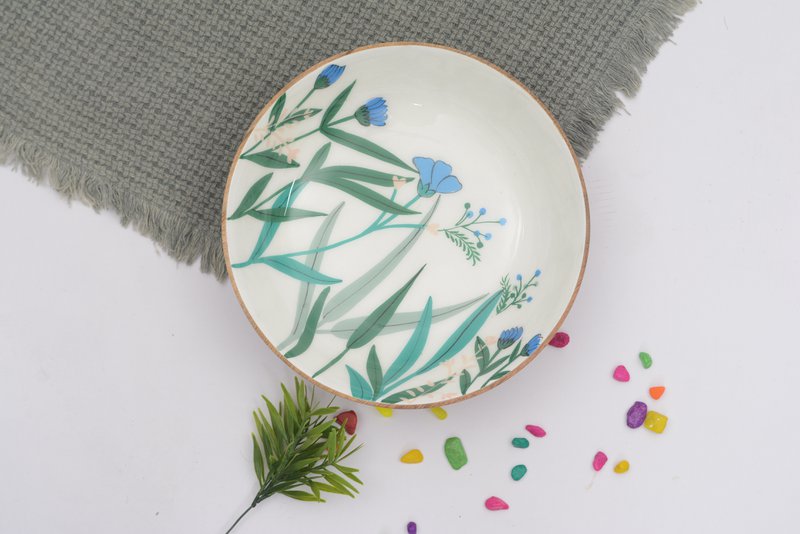 BLØD HIMMELBLÅ DESIGNERSKÅL I TRÆ