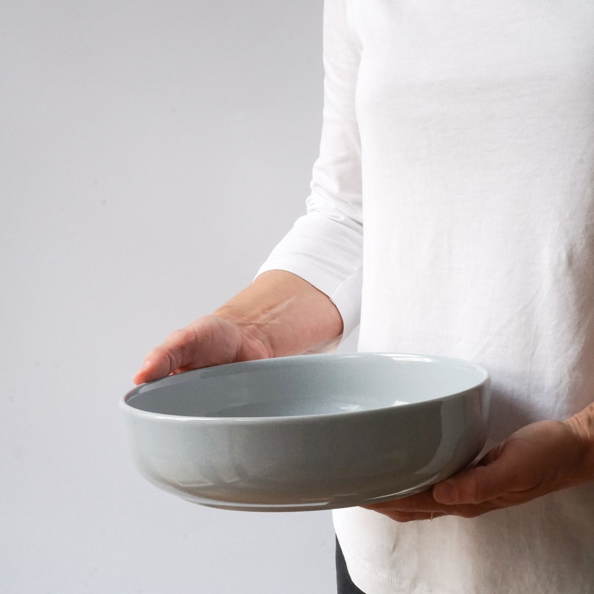 Bol 22 cm avec couvercle/assiette Rose Trémière - gris arctique - 1 000 ml