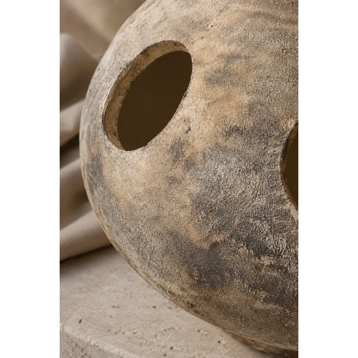Die Orbis – dekorative Terrakotta-Vase