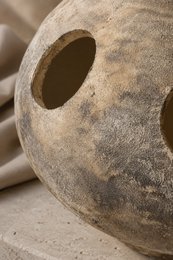 Die Orbis – dekorative Terrakotta-Vase