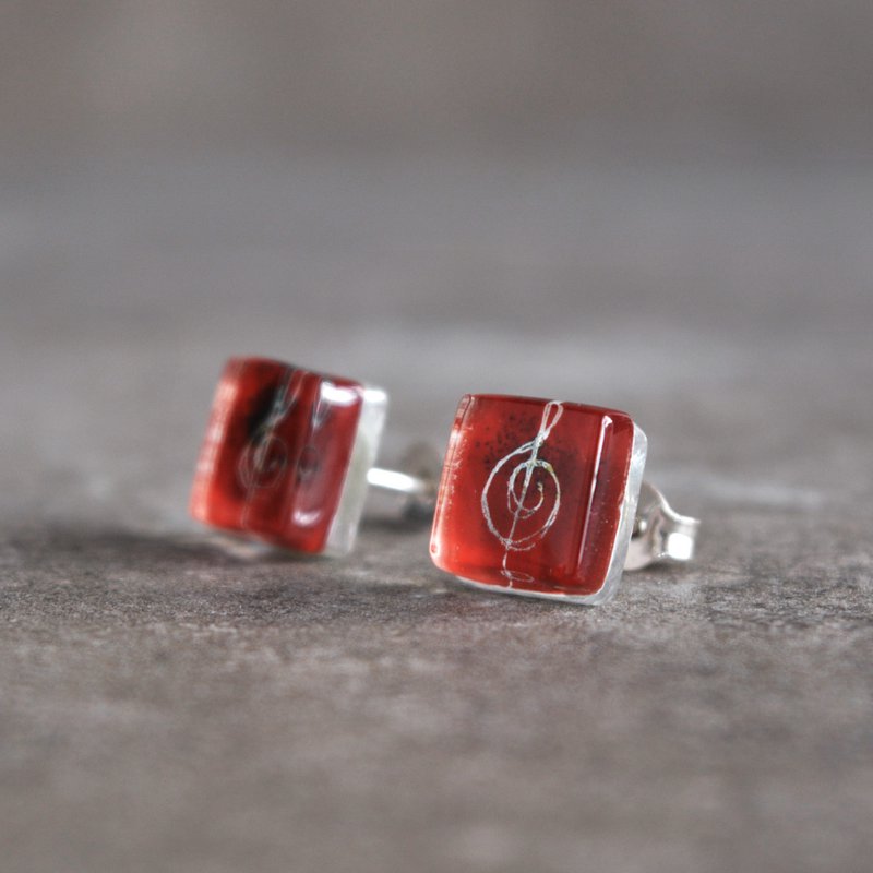 Orecchini a bottone con chiave di violino rossi, vetro e argento sterling 925, oggetto regalo a tema musicale