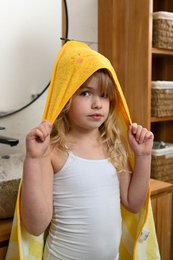 Badstof katoenen babyhanddoek met capuchon Lola Lemon