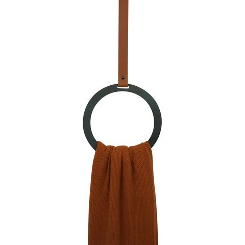 Stalen ring - aan leren band