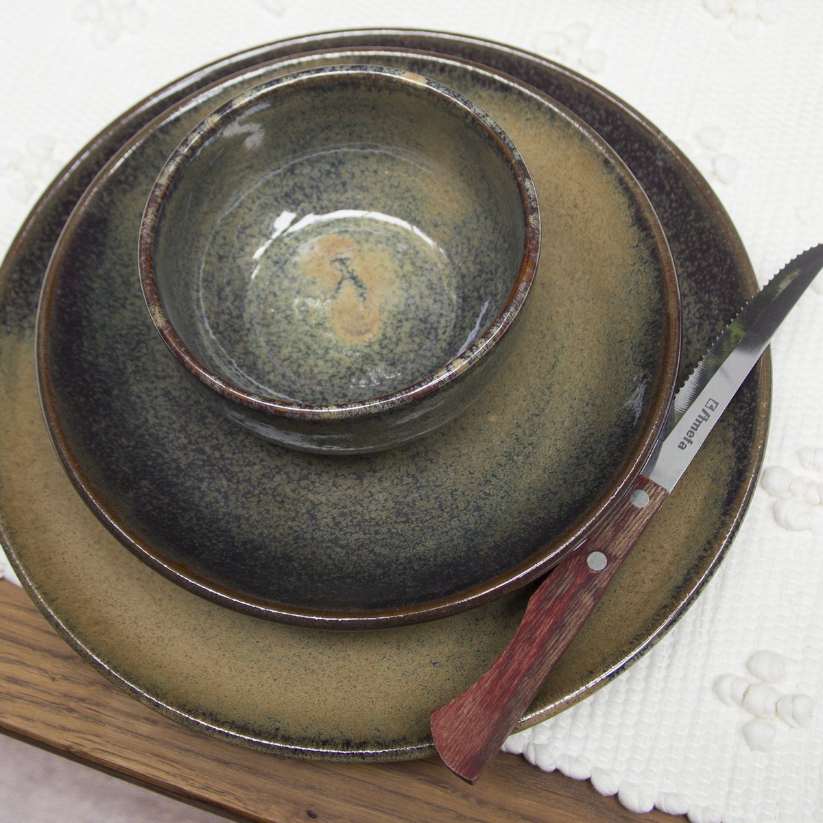 miska ceramicznego medium ochrowego glazury