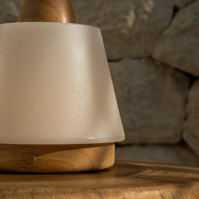 Liv Lysebrun Genopladelig Lampe