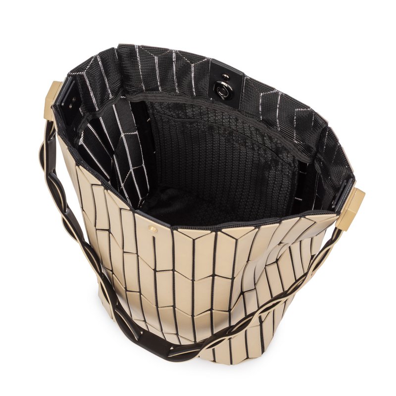Iria Quintana Arroscia Shoulder Bag Geometric Design. 27x16x24 cm.