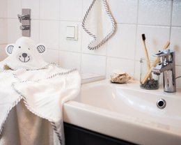 "Bear" hooded towel set made of bamboo fiber