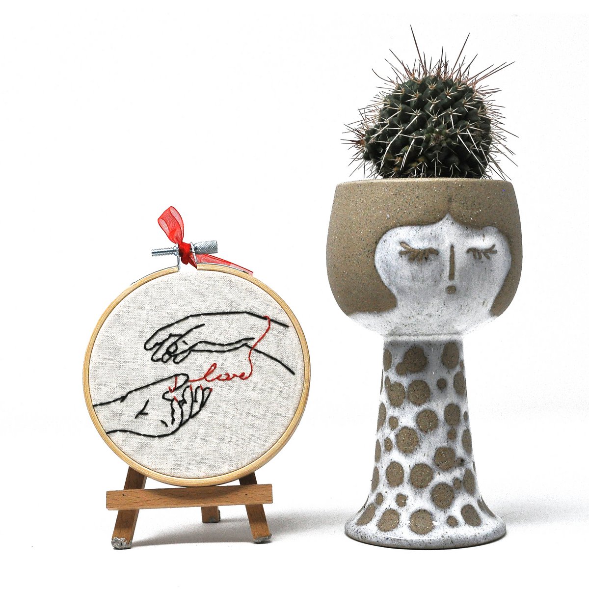 Pacchetto mini ricamo Love – Set di decorazioni da parete fatte a mano (10 pezzi)