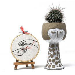 Pacchetto mini ricamo Love – Set di decorazioni da parete fatte a mano (10 pezzi)