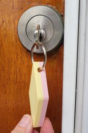 Keychain Check Bacon Pink/yellow