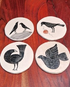 Met de hand beschilderde onderzetters van papier-maché-Vogel